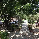 Salkim Konak Ve Agac Evler Selçuk