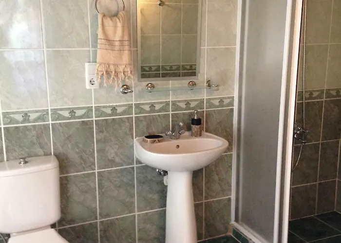 Salkim Konak Ve Agac Evler